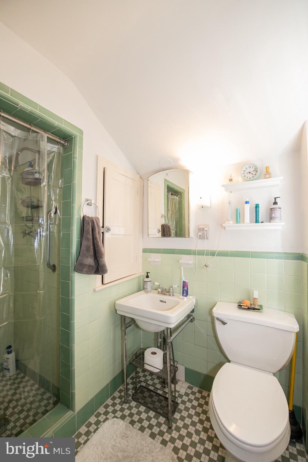 110 Hilltop Road Philadelphia, PA 19118 - Photo 28 of 41 Gallery Image 28