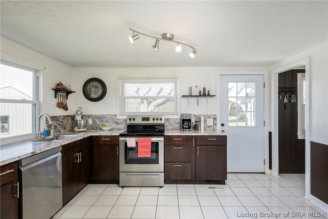 1120 Georgetown-Lanesville Road Georgetown, IN 47122 - Photo 13 of 41