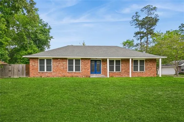$2,250 | 208 Country Club Boulevard, Slidell, LA 70458