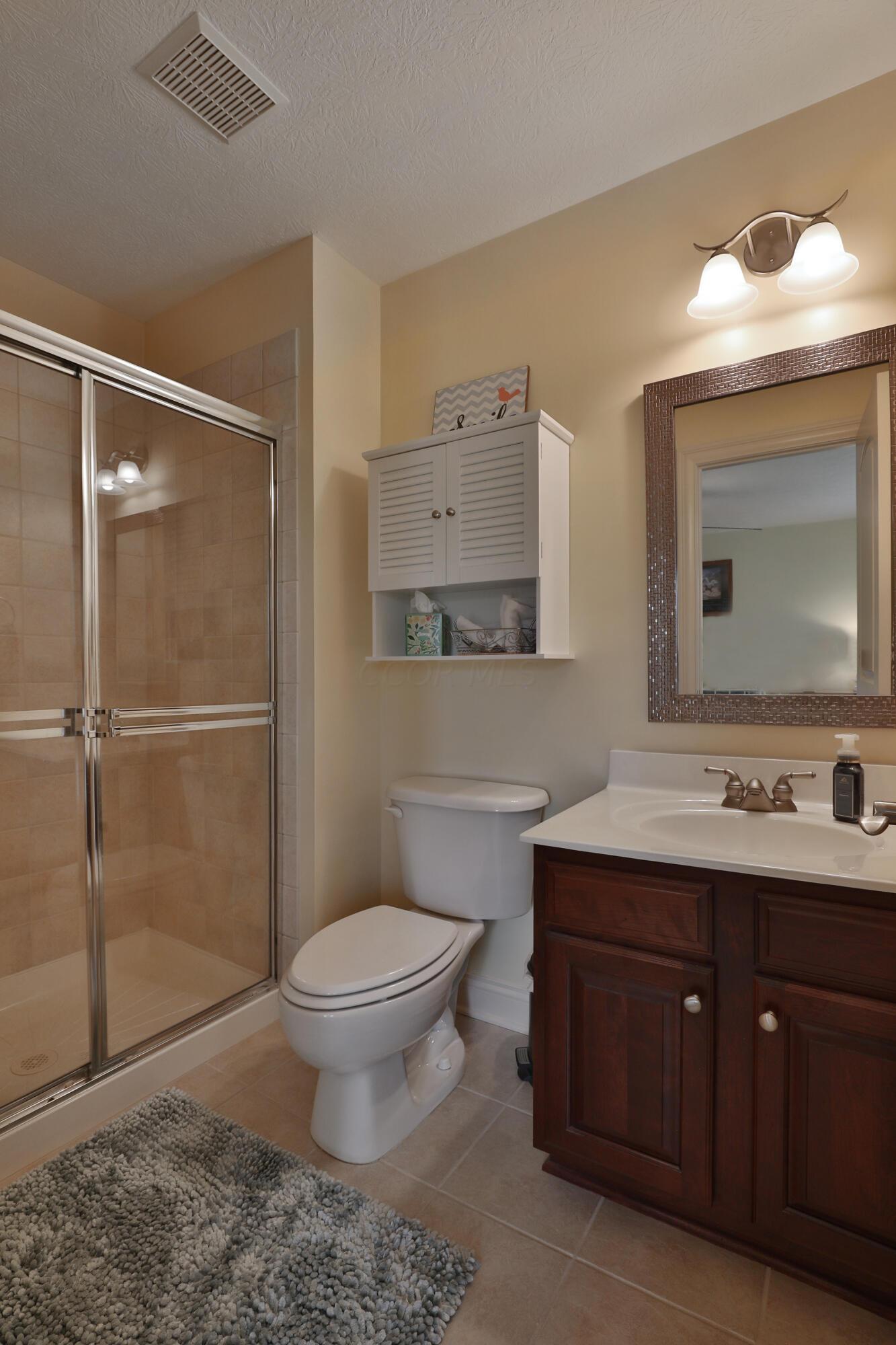 5453 Dublin Road Dublin, OH 43016 - Photo 29 of 38 This is an en suite bath