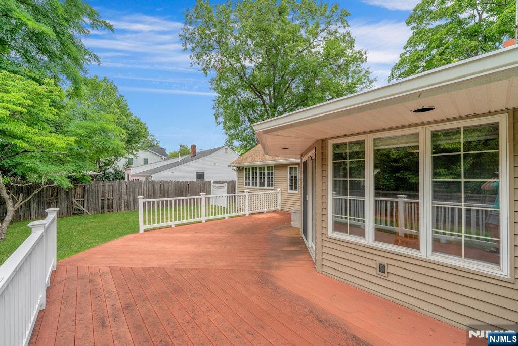 42 Heatherhill Road Cresskill, NJ 07626 - Photo 29 of 34