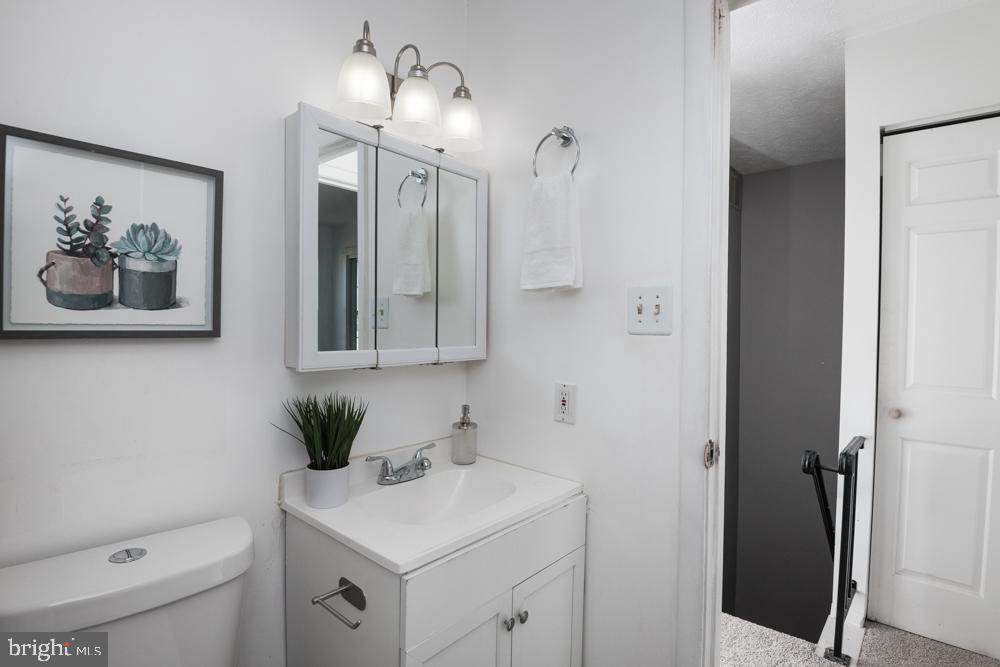 418 Kosoak Road Baltimore, MD 21220 - Photo 26 of 42 Upper Level Full Bath