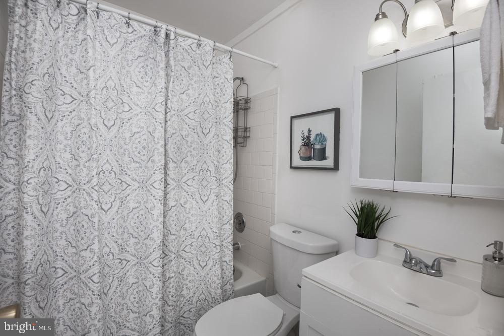 418 Kosoak Road Baltimore, MD 21220 - Photo 27 of 42 Upper Level Full Bath