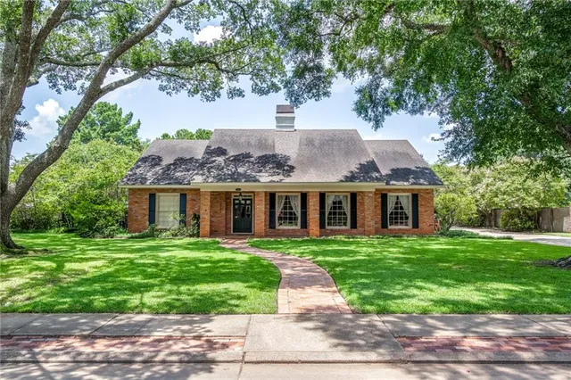$464,000 | 4402 Wellington Boulevard, Alexandria, LA 71303