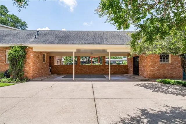 $464,000 | 4402 Wellington Boulevard, Alexandria, LA 71303