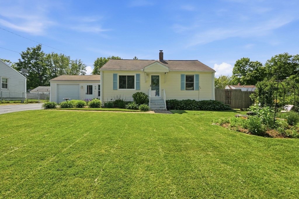 44 Harding Street Springfield, MA 01109 - Photo 6 of 35