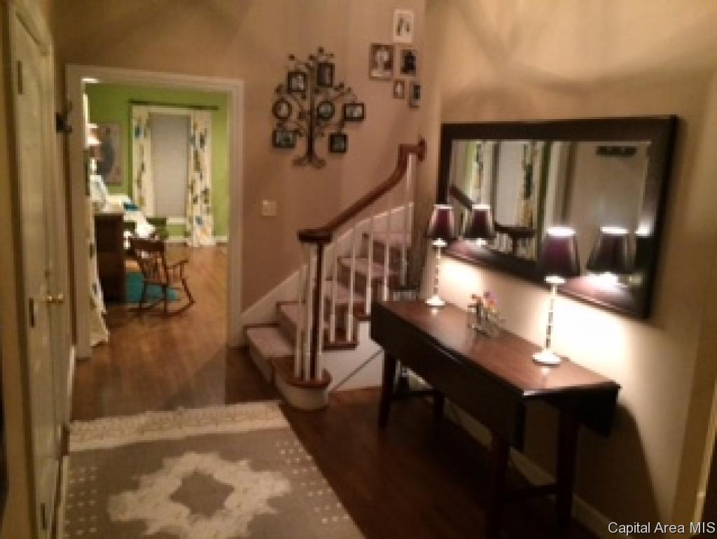2008 Oak Creek Road Springfield, IL 62704 - Photo 2 of 13