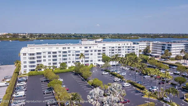 $2,950 | 2840 South Ocean Boulevard, Unit 109, Palm Beach, FL 33480