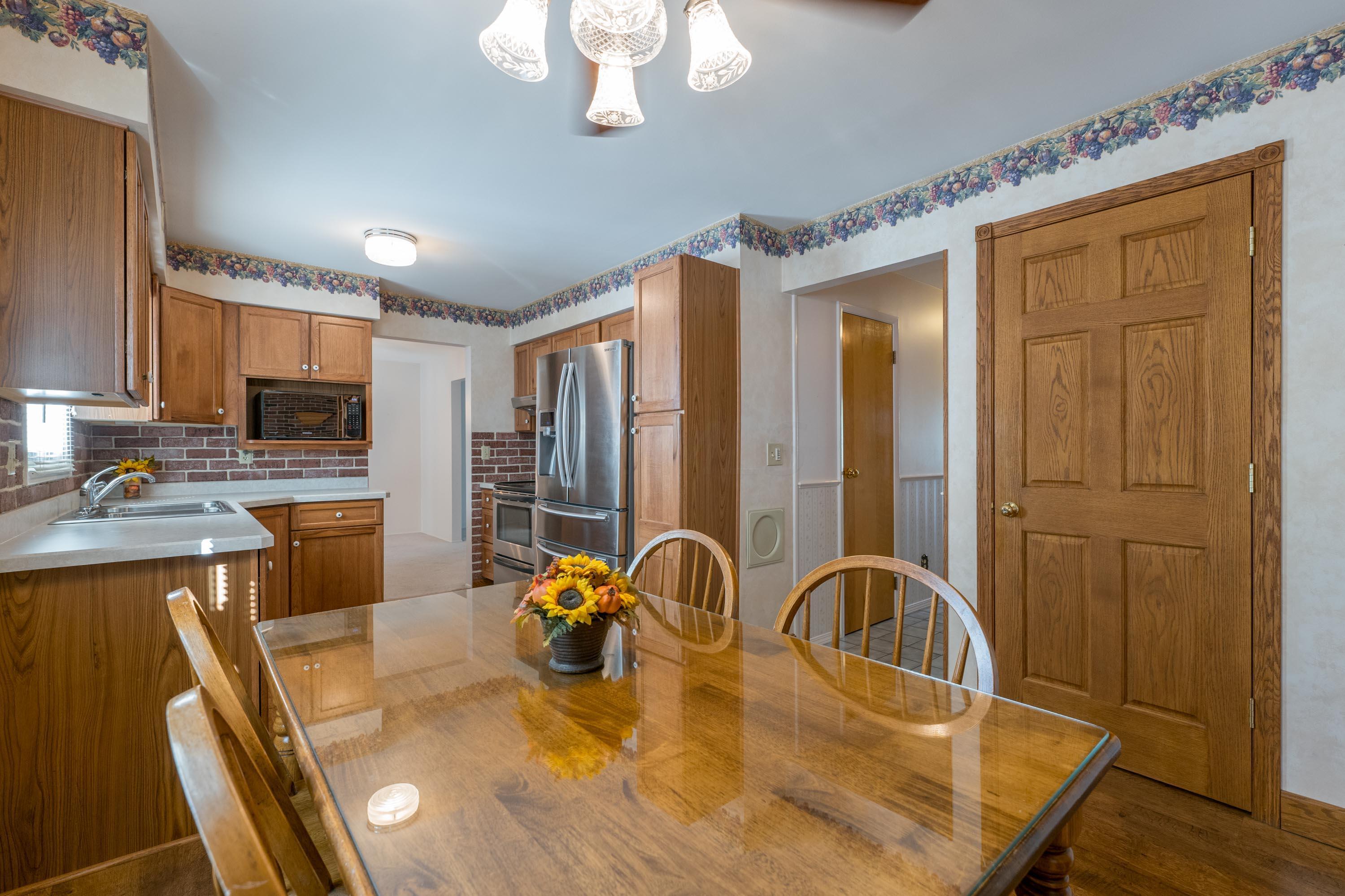 1395 Bonnie Ridge Road Columbus, OH 43228 - Photo 18 of 87 Gallery Image 18