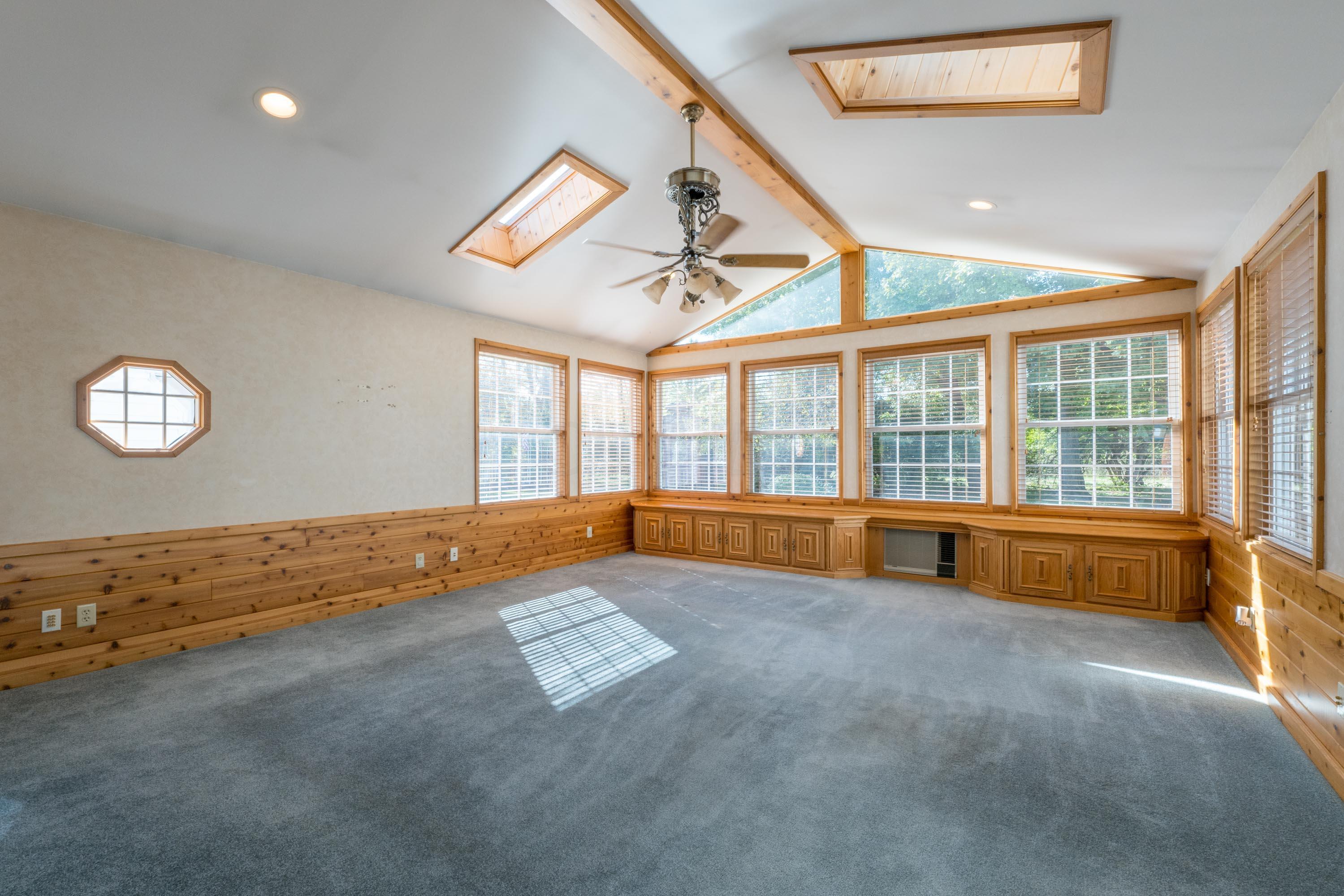 1395 Bonnie Ridge Road Columbus, OH 43228 - Photo 8 of 87 Gallery Image 8
