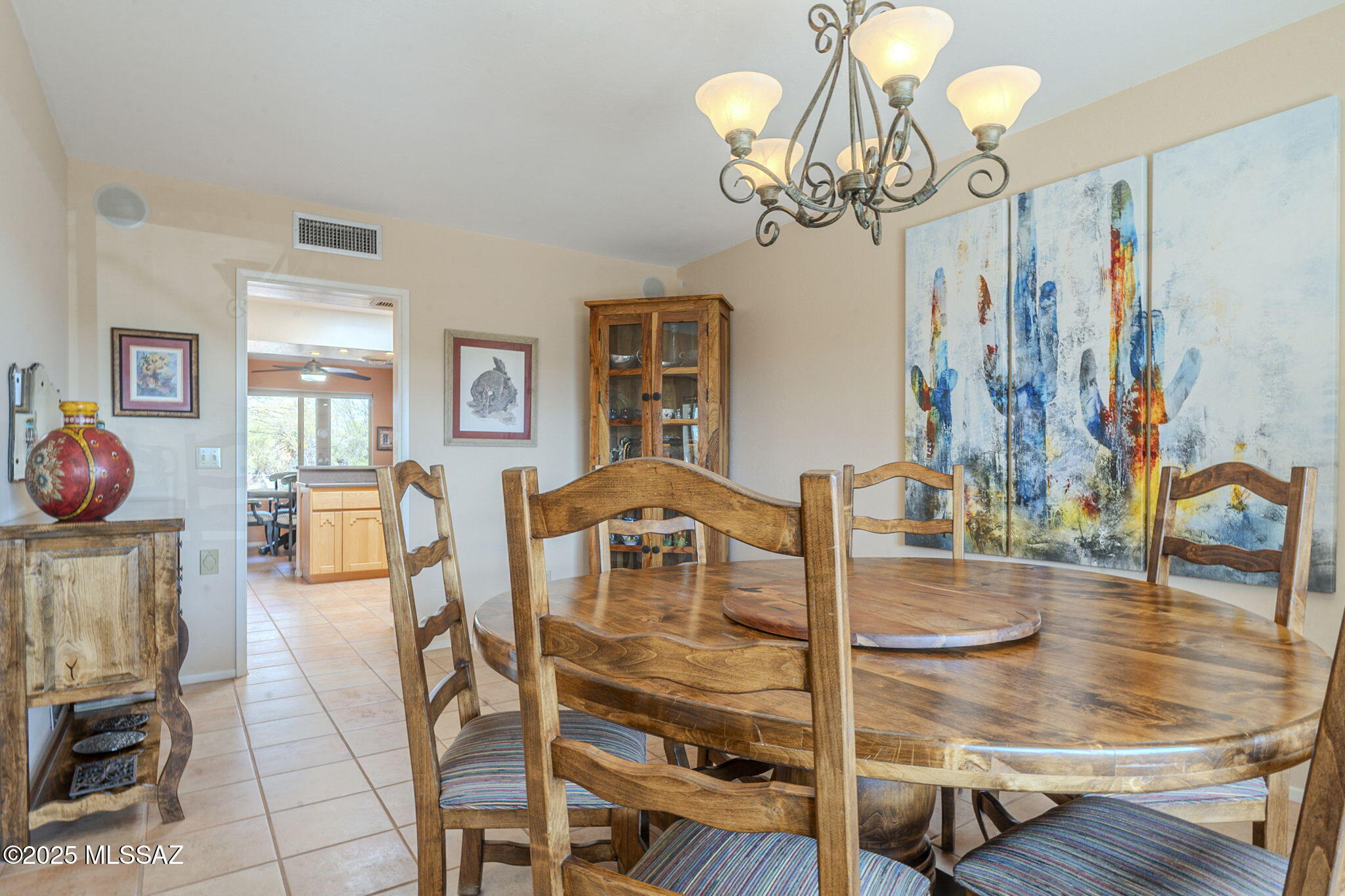 675 North Freeman Road Tucson, AZ 85748 - Photo 7 of 32 Dining room