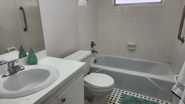$1,450 | 725 Port Malabar Boulevard Northeast, Unit 301, Palm Bay, FL 32905