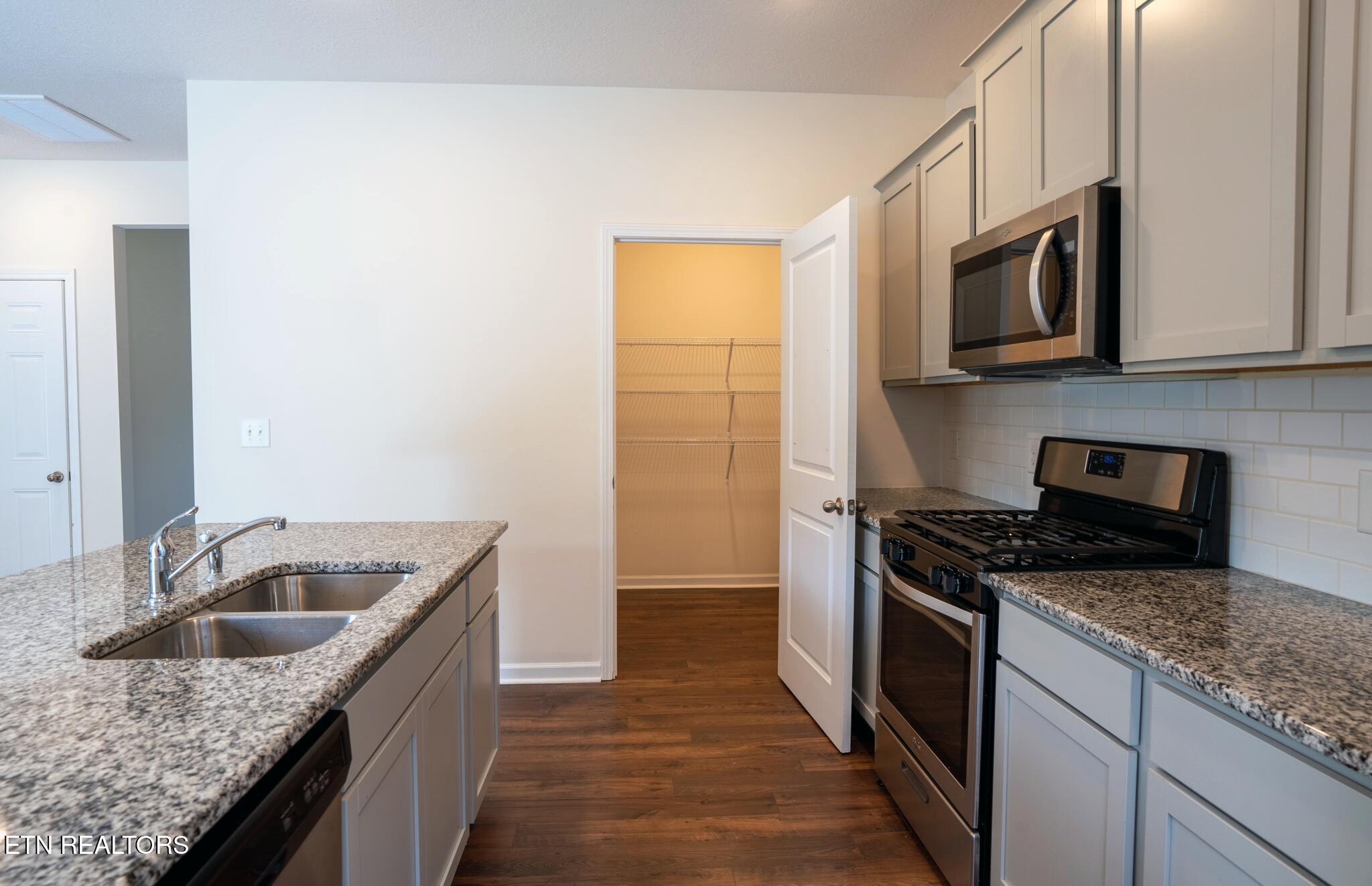 3116 Berna Way Morristown, TN 37814 - Photo 11 of 35 DSC02195-HDR