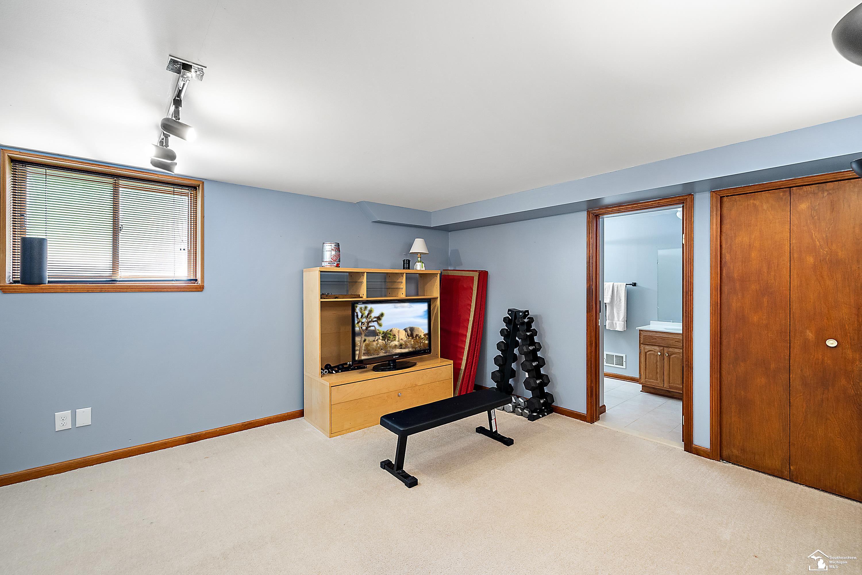 2155 Reagan Drive Rochester Hills, MI 48309 - Photo 45 of 58