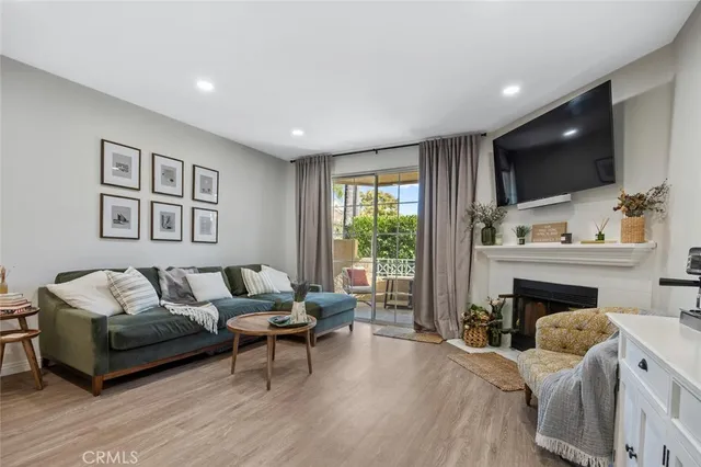 $535,000 | 23731 Del Monte Dr., Unit 183, Valencia, CA 91355