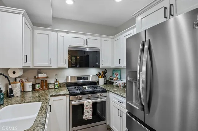 $535,000 | 23731 Del Monte Dr., Unit 183, Valencia, CA 91355