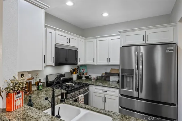 $535,000 | 23731 Del Monte Dr., Unit 183, Valencia, CA 91355
