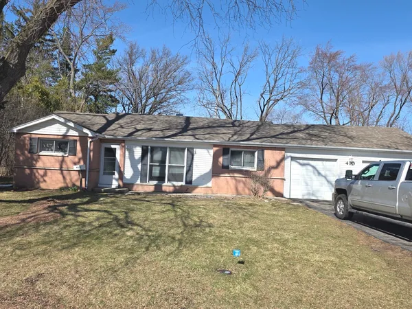 $355,000 | 410 Aster Lane, Hoffman Estates, IL 60169