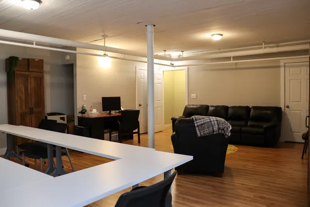 $1,800 | 101 East Main Street, Morrison, IL 61270