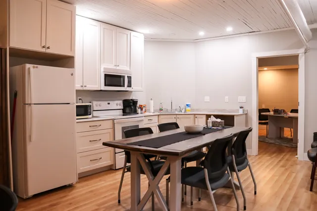 $1,800 | 101 East Main Street, Morrison, IL 61270