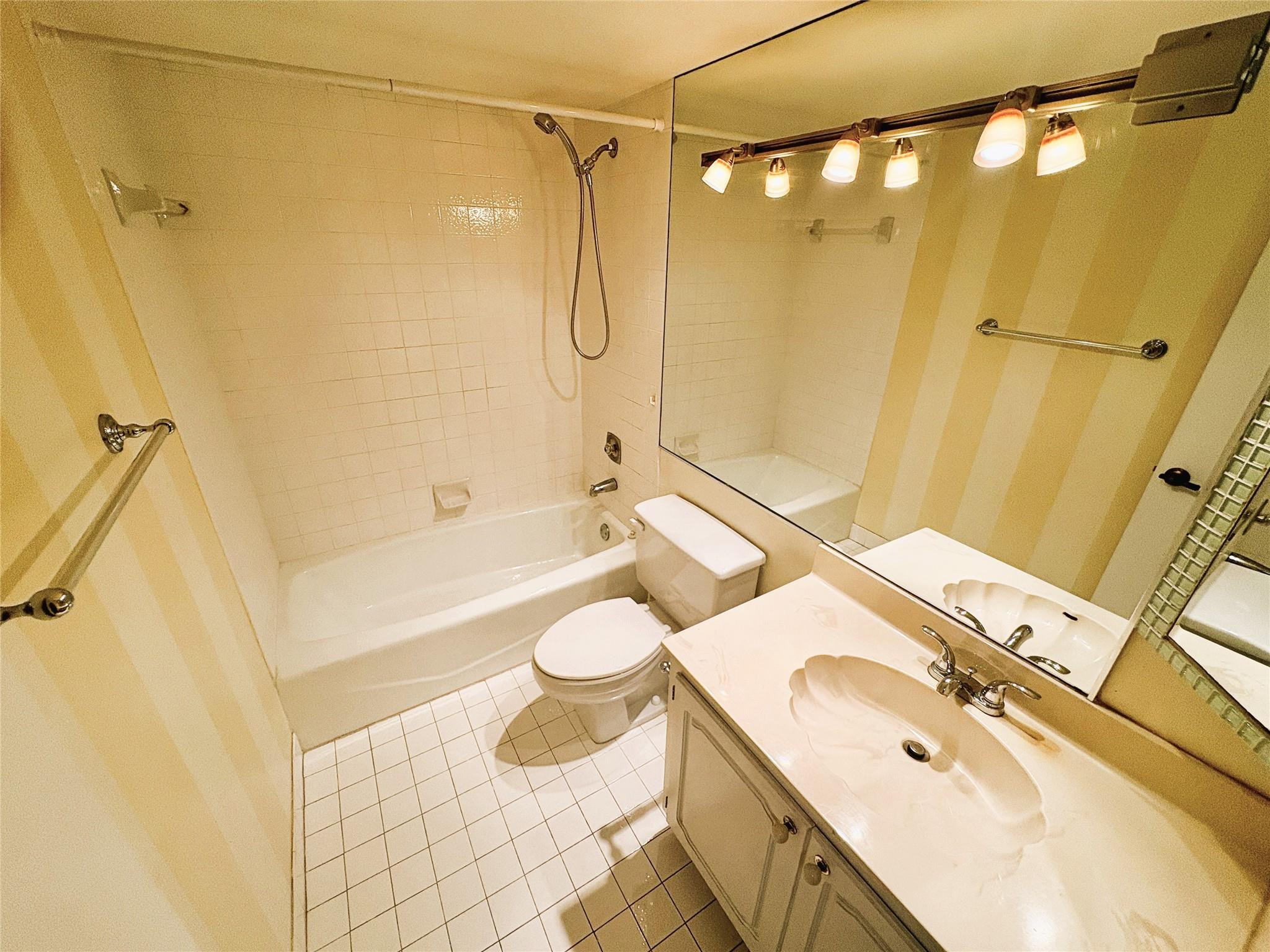 3940 Inverrary Boulevard, Unit 701A Lauderhill, FL 33319 - Photo 16 of 25 Photo 16