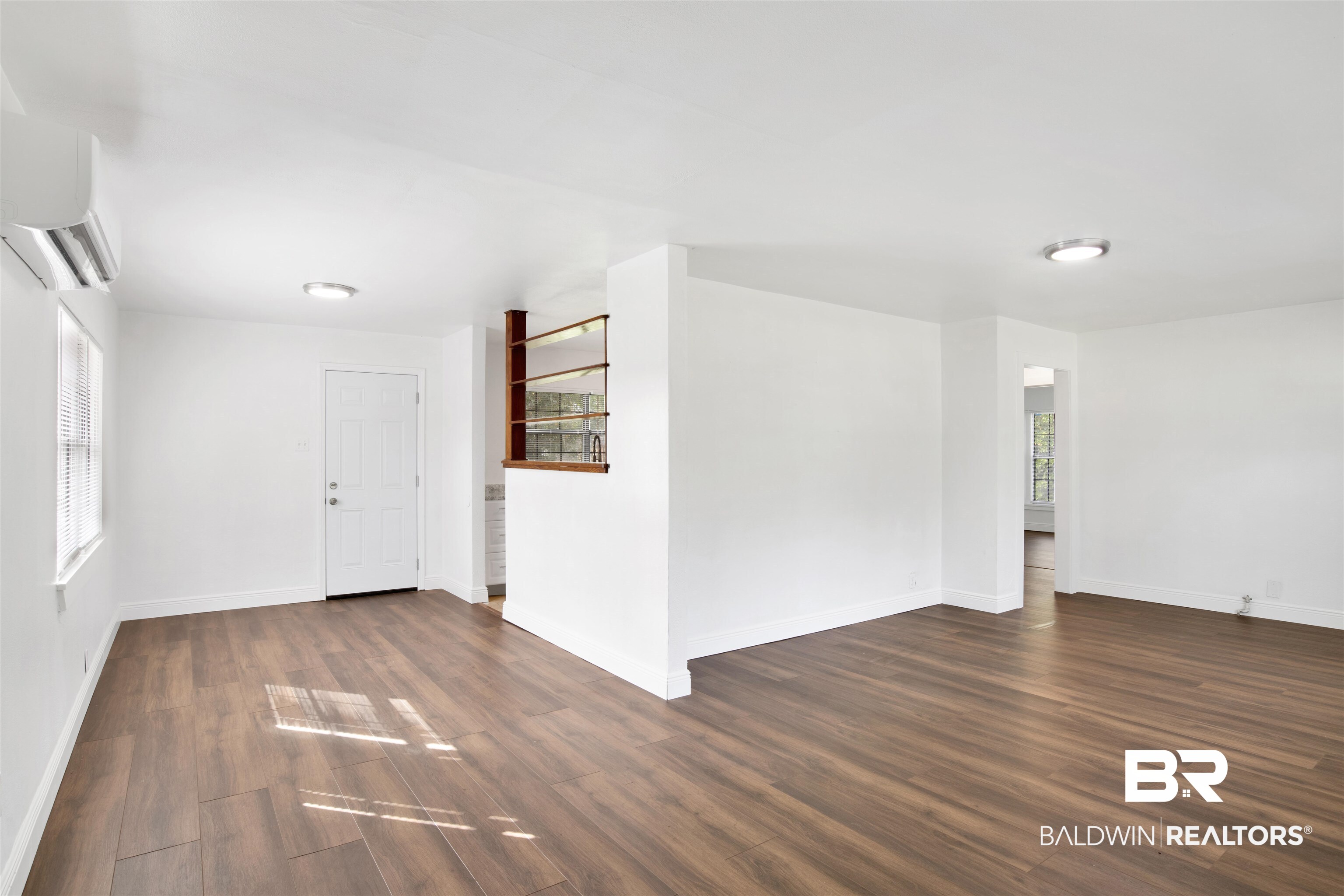 311 West Myrtle Avenue Foley, AL 36535 - Photo 10 of 22 Dining area