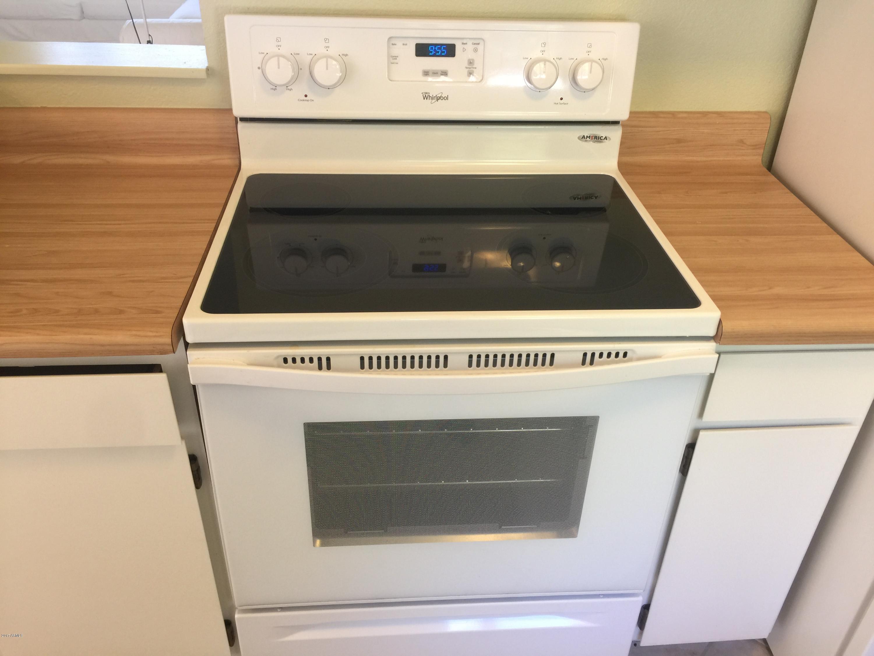 4234 East Carson Road Phoenix, AZ 85042 - Photo 10 of 21 Stove