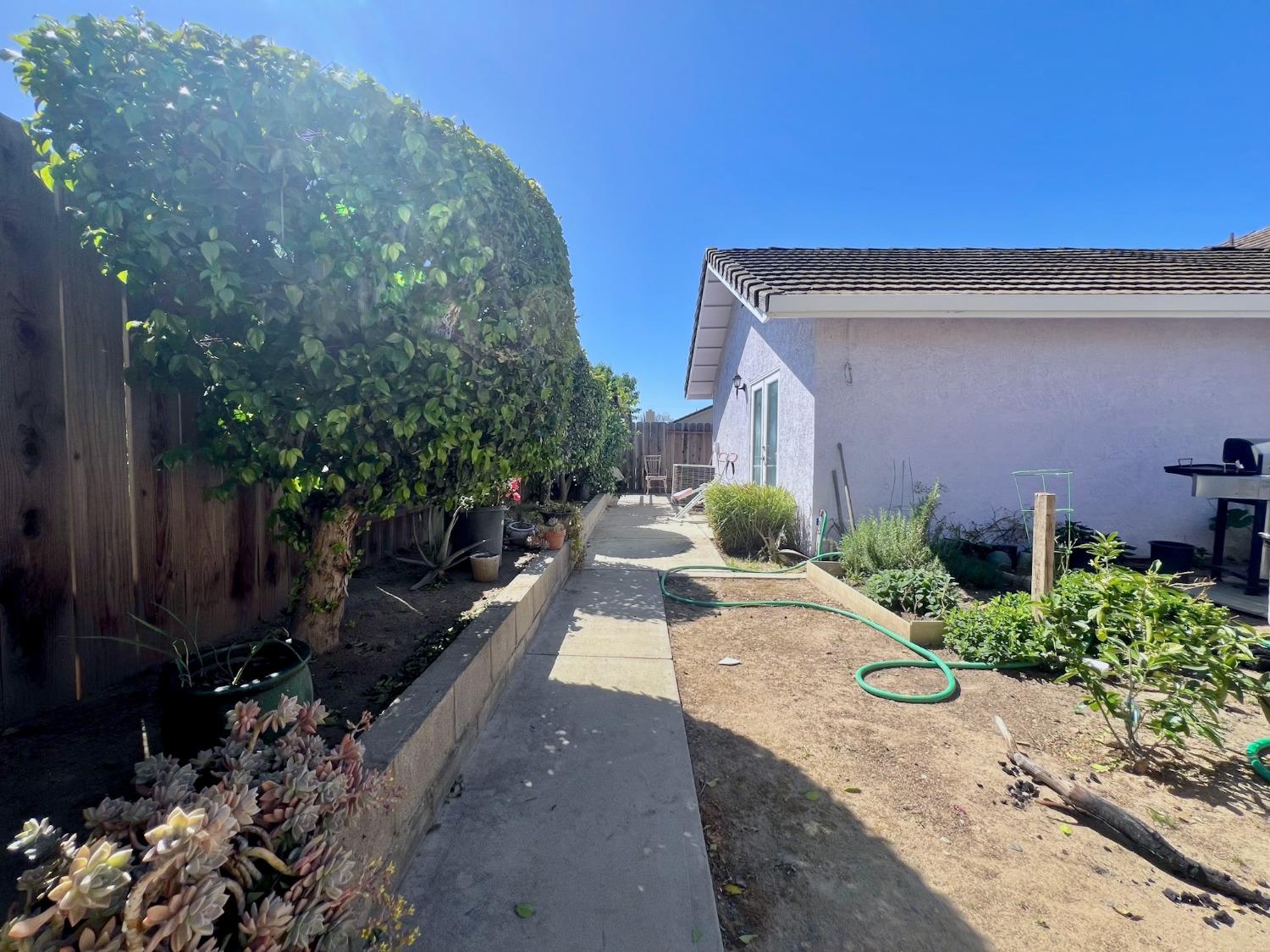 3116 Larrynell Drive Ceres, CA 95307 - Photo 29 of 32 a view of two chairs in patio