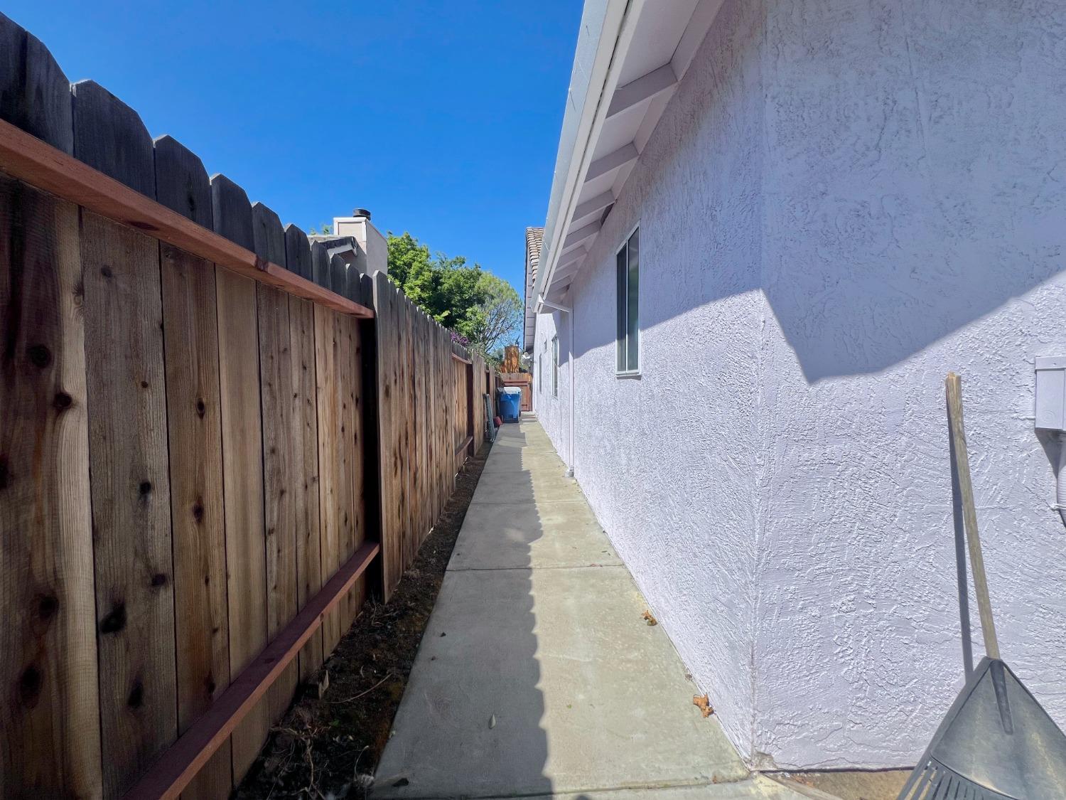 3116 Larrynell Drive Ceres, CA 95307 - Photo 30 of 32 a view of a balcony with wooden floor