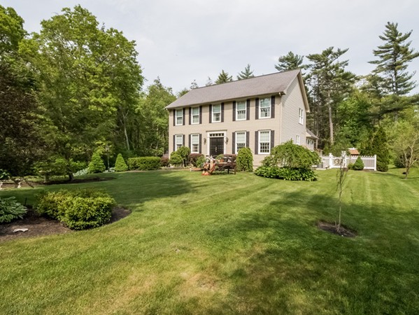 33 Dunham Road Freetown, MA 02702 - Photo 2 of 28 Gallery Image 2