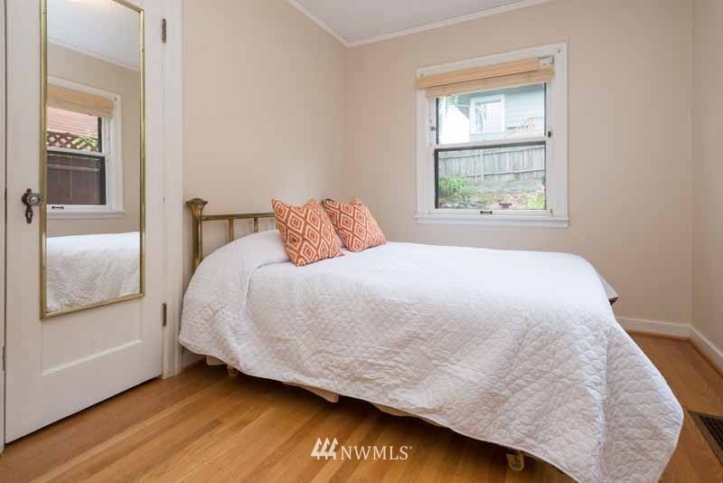 355 Howe Street Seattle, WA 98109 - Photo 11 of 22 Gallery Image 11
