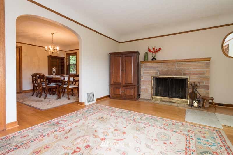 355 Howe Street Seattle, WA 98109 - Photo 4 of 22 Gallery Image 4