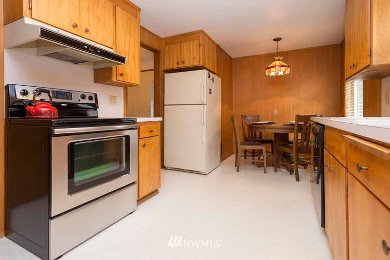 355 Howe Street Seattle, WA 98109 - Photo 7 of 22 Gallery Image 7