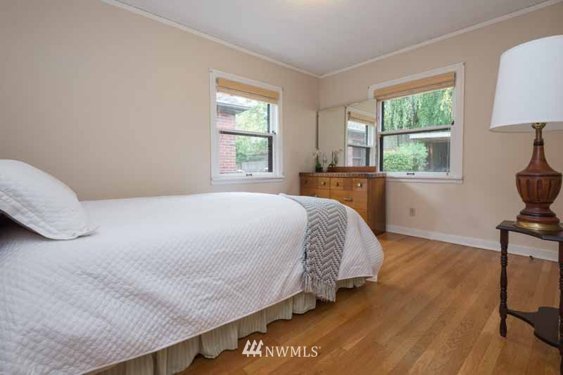 355 Howe Street Seattle, WA 98109 - Photo 10 of 22 Gallery Image 10