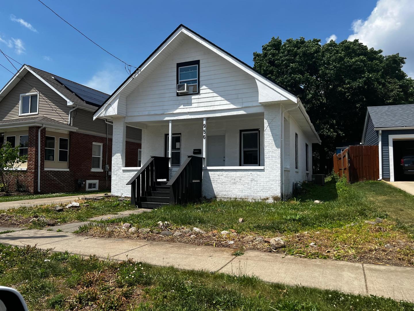 956 2nd Avenue Aurora, IL 60505 - Photo 2 of 13