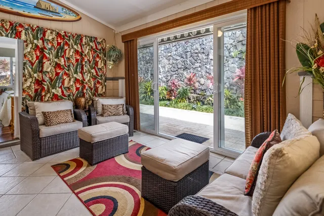 $1,099,000 | 75-260 Malulani Road, Kailua-Kona, HI 96740