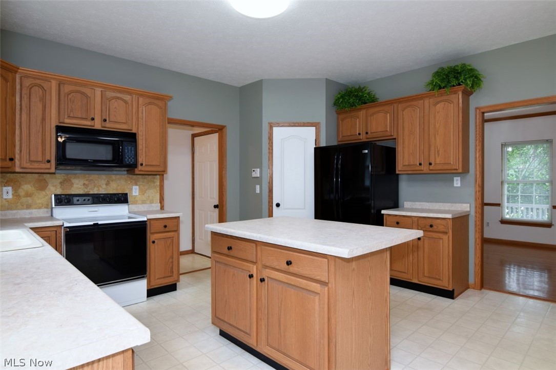 6967 Auburn Ridge Road Painesville, OH 44077 - Photo 13 of 47