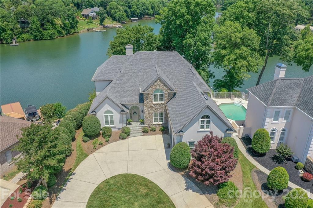 14042 Point Lookout Road Charlotte, NC 28278 - Photo 1 of 48 Gallery Image 1