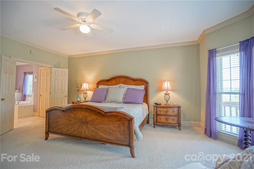14042 Point Lookout Road Charlotte, NC 28278 - Photo 11 of 48 Gallery Image 11