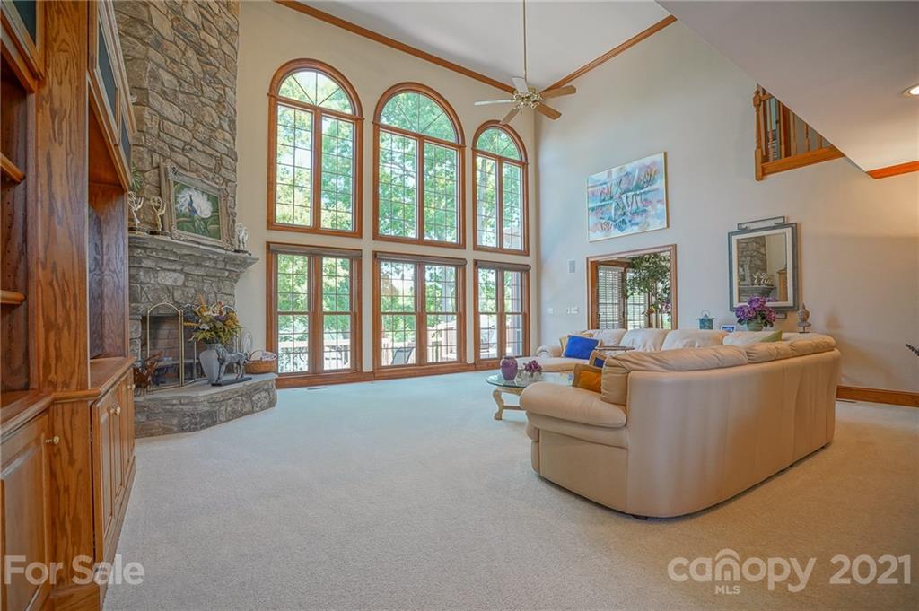 14042 Point Lookout Road Charlotte, NC 28278 - Photo 16 of 48 Gallery Image 16