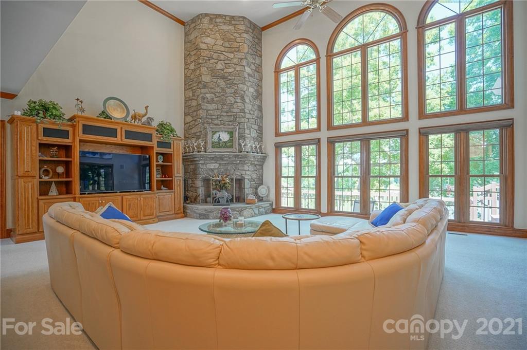 14042 Point Lookout Road Charlotte, NC 28278 - Photo 17 of 48 Gallery Image 17
