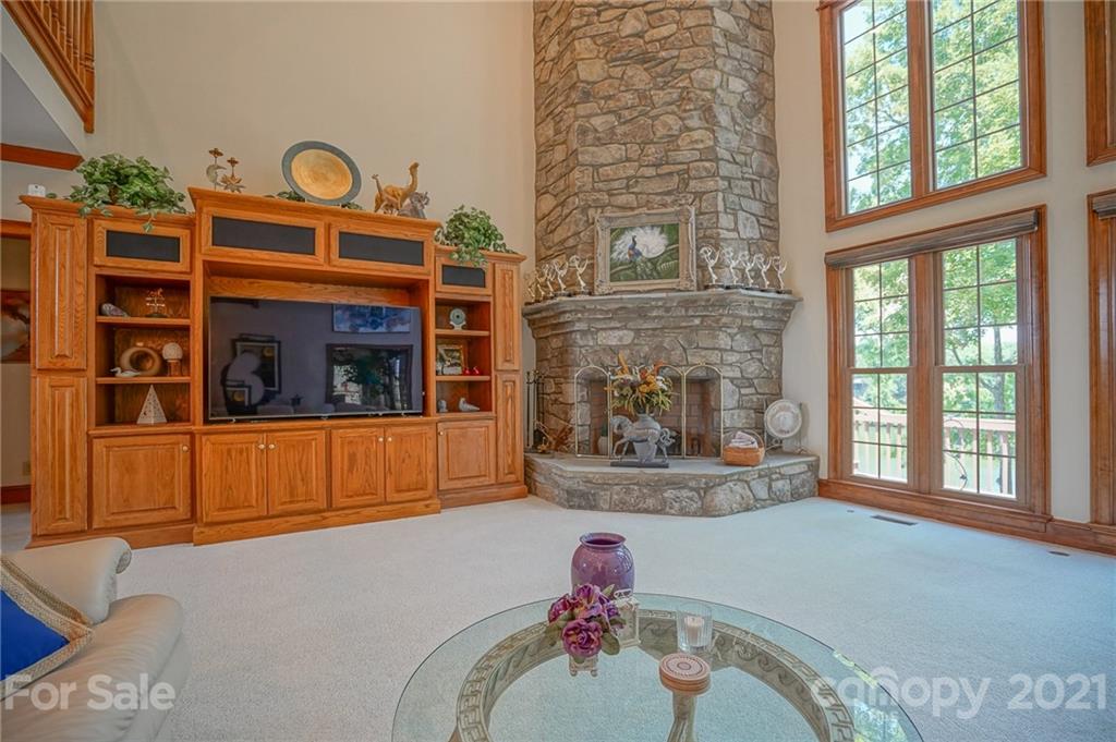 14042 Point Lookout Road Charlotte, NC 28278 - Photo 18 of 48 Gallery Image 18