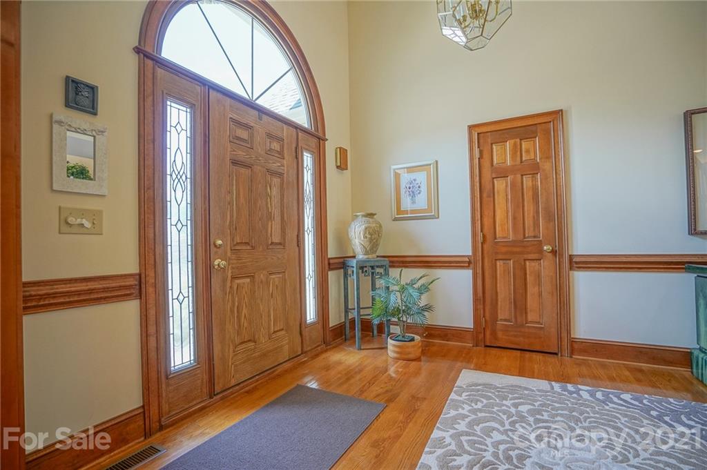 14042 Point Lookout Road Charlotte, NC 28278 - Photo 3 of 48 Gallery Image 3