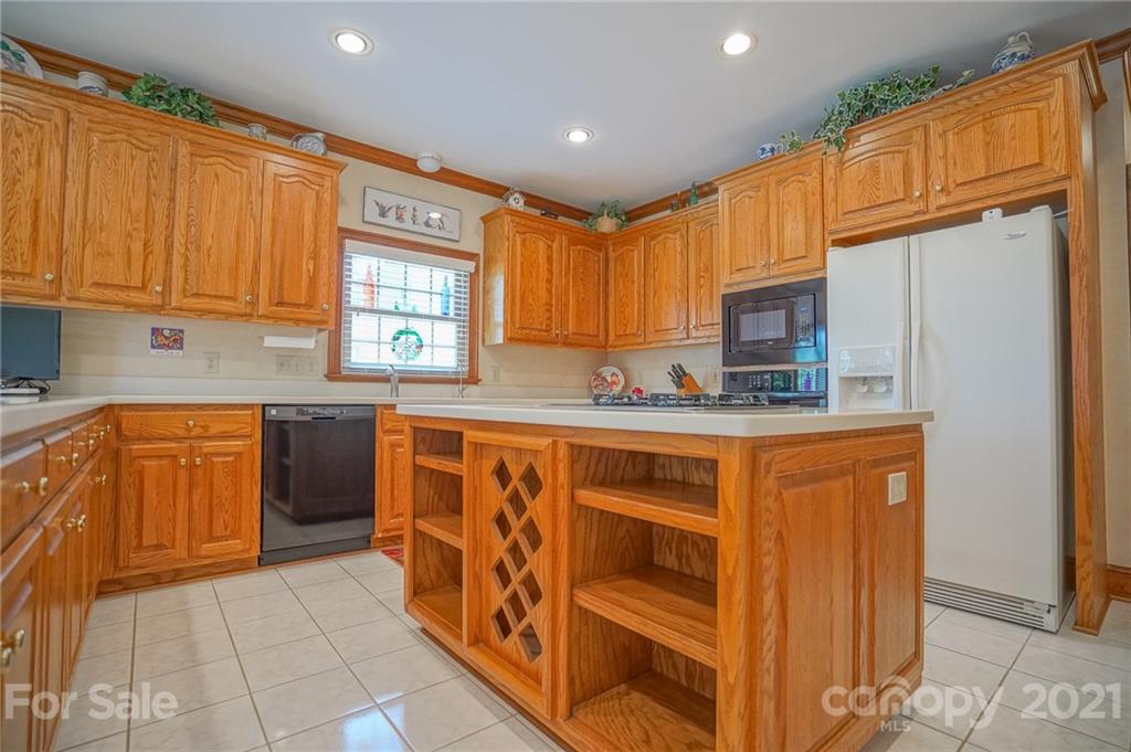 14042 Point Lookout Road Charlotte, NC 28278 - Photo 22 of 48 Gallery Image 22