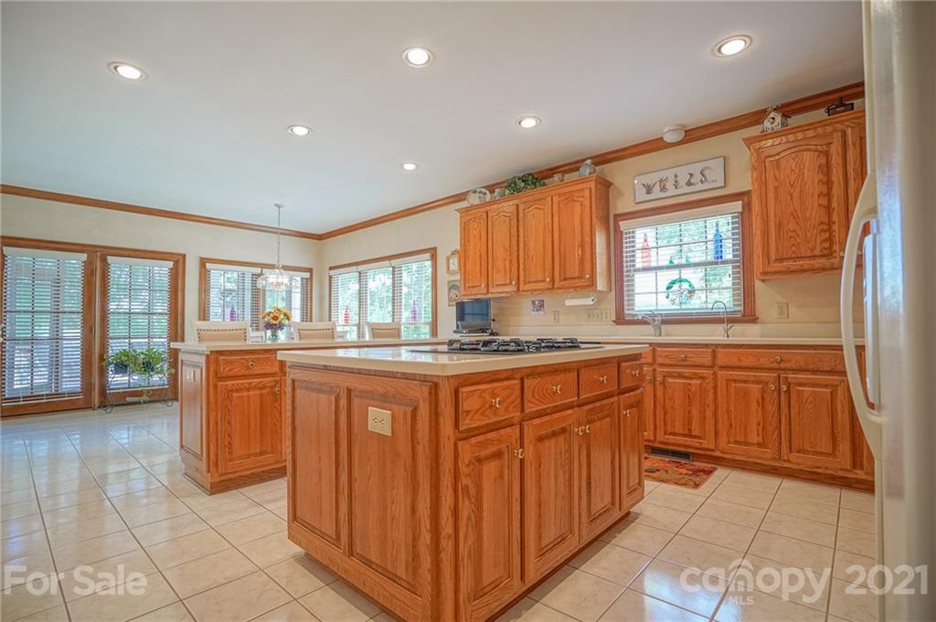 14042 Point Lookout Road Charlotte, NC 28278 - Photo 23 of 48 Gallery Image 23
