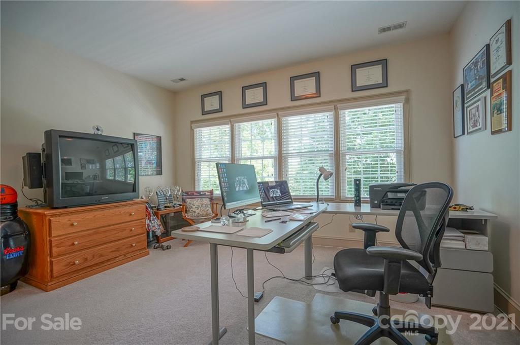 14042 Point Lookout Road Charlotte, NC 28278 - Photo 31 of 48 Gallery Image 31