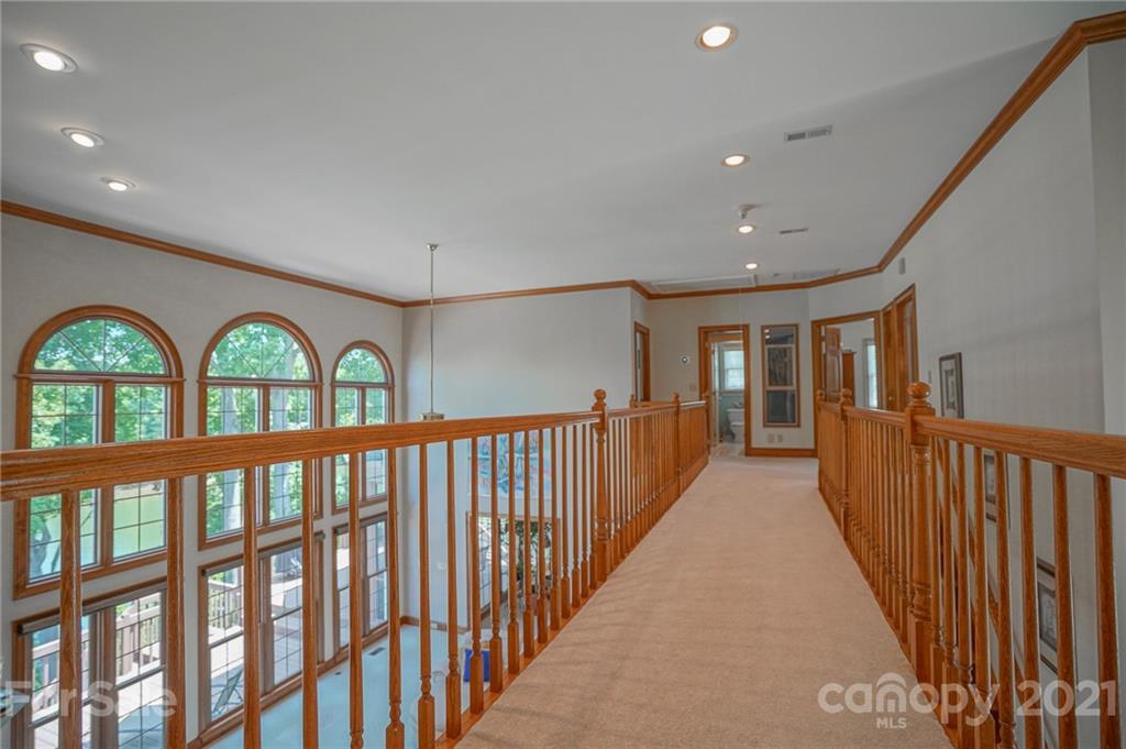 14042 Point Lookout Road Charlotte, NC 28278 - Photo 37 of 48 Gallery Image 37