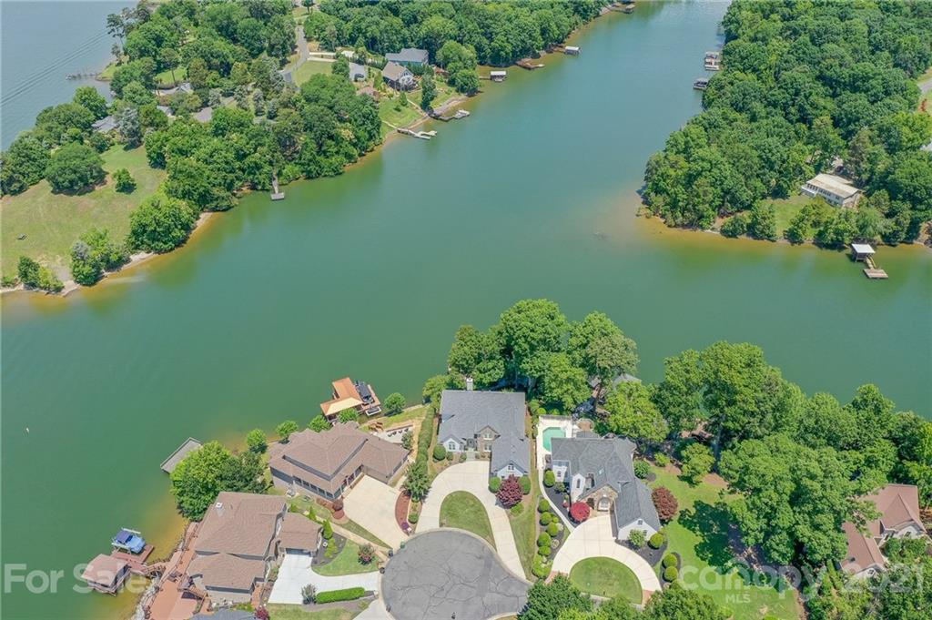 14042 Point Lookout Road Charlotte, NC 28278 - Photo 40 of 48 Gallery Image 40