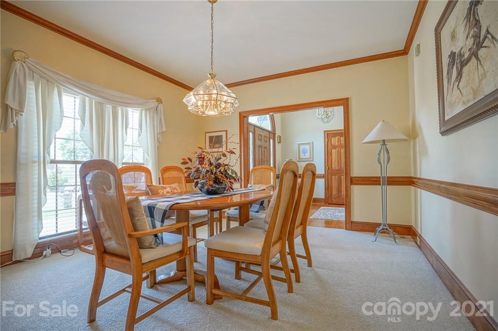 14042 Point Lookout Road Charlotte, NC 28278 - Photo 6 of 48 Gallery Image 6