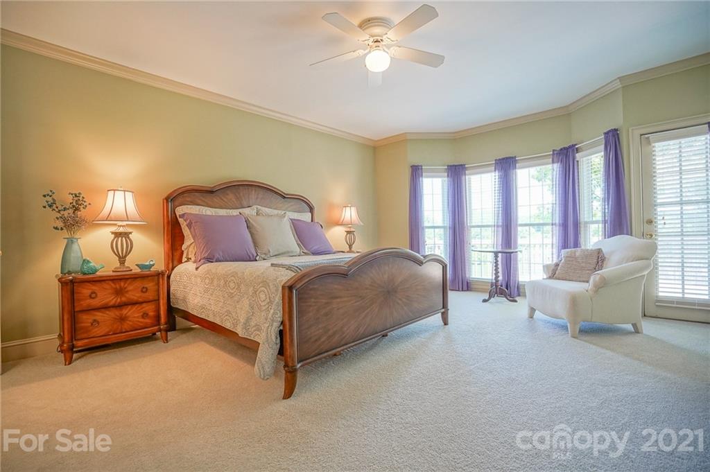 14042 Point Lookout Road Charlotte, NC 28278 - Photo 7 of 48 Gallery Image 7